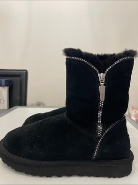 UGG WINTER CLASSIC SHORT II ZIPPER BOOTS WOMENS SIZE 7